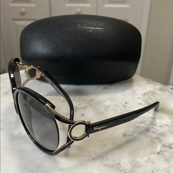 Salvatore Ferragamo | Accessories | Authentic Salvatore  display picture 3